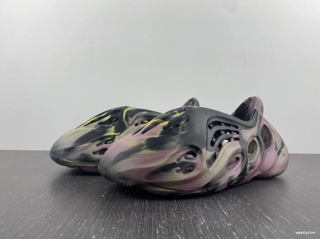 IG9562 Yeezy Foam MX Adidas Carbon RNR 0815